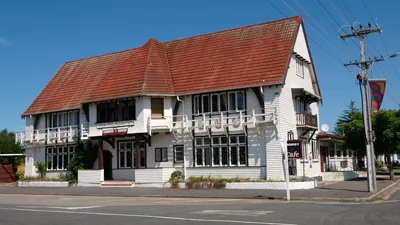 Tolaga Bay Inn Photo